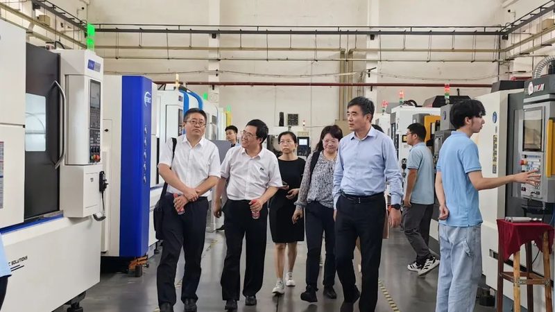 加工中心自动换刀：提升效率的关键技术解析